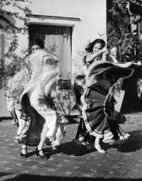 Danse à Grenade Photothèque Bernard Rouget / © ADAGP Paris