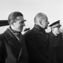 F084 2/12/1944 À BRON, au centre Henri Lumière industriel et résistant, il fut administrateur-fondateur d'Air France, président de la société Lumière de 1940 à 1964...